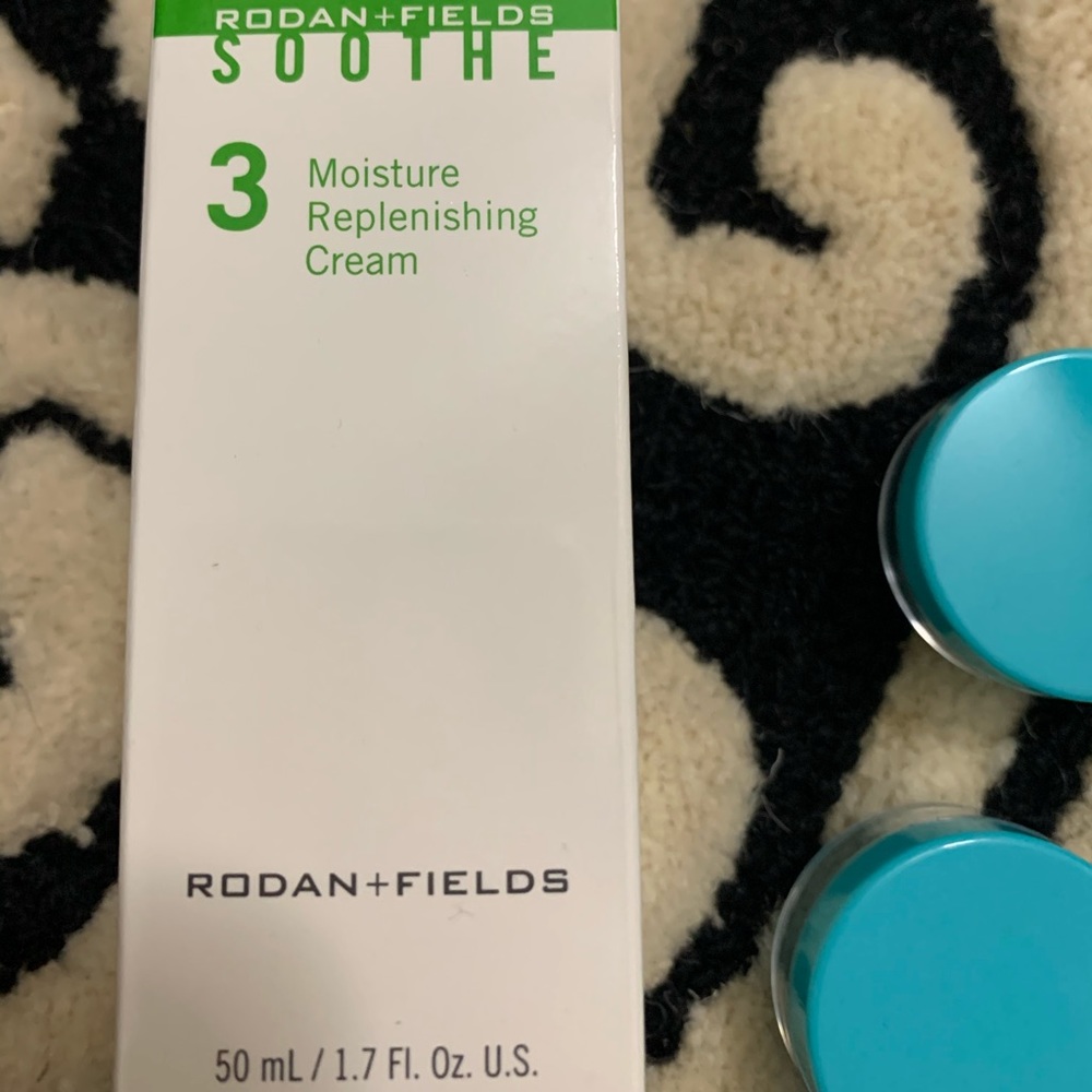 Rodan & Fields Soothe Moisture Replenishing Cream